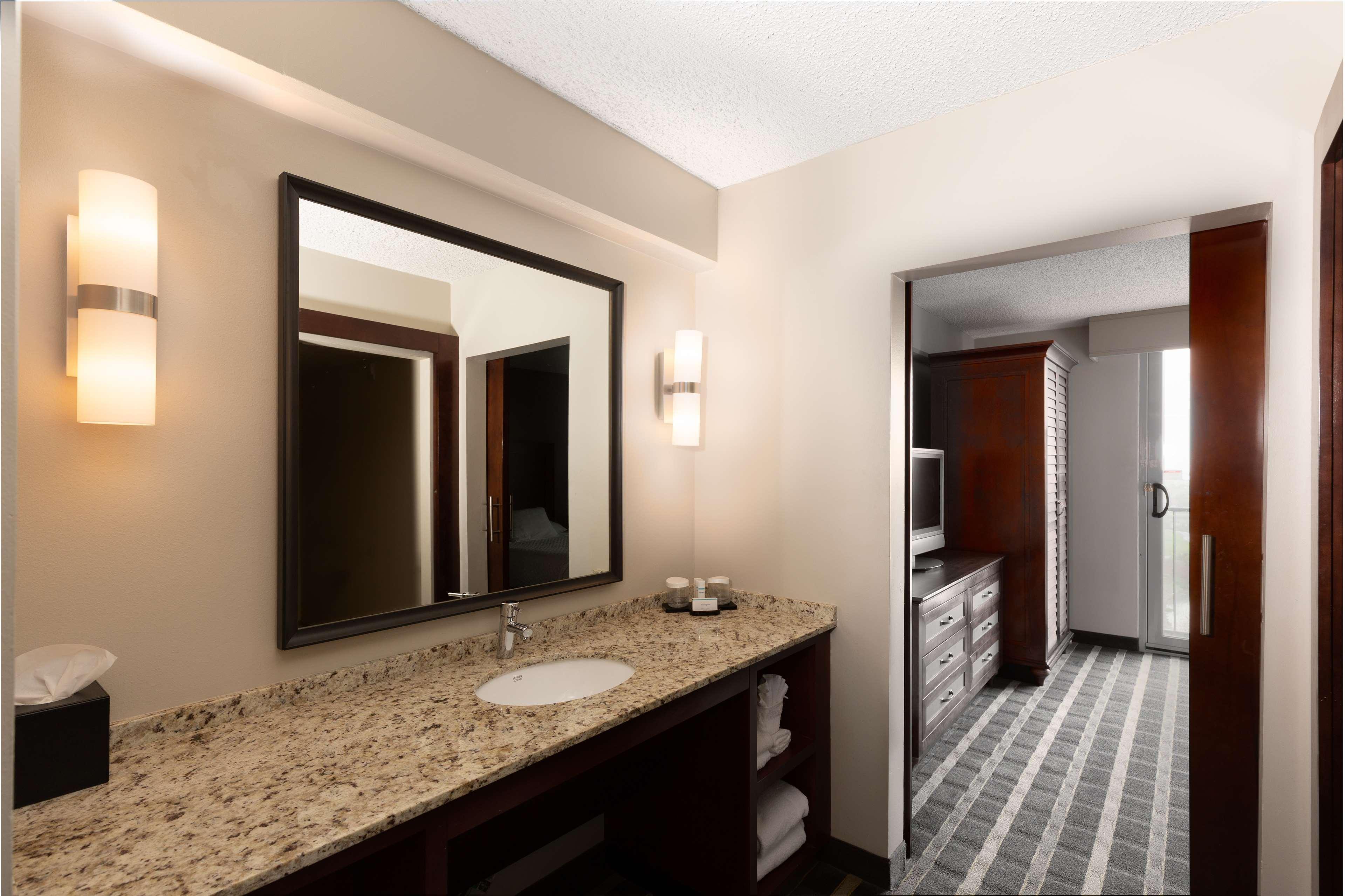 Embassy Suites San Francisco Airport - Waterfront Burlingame Exterior photo