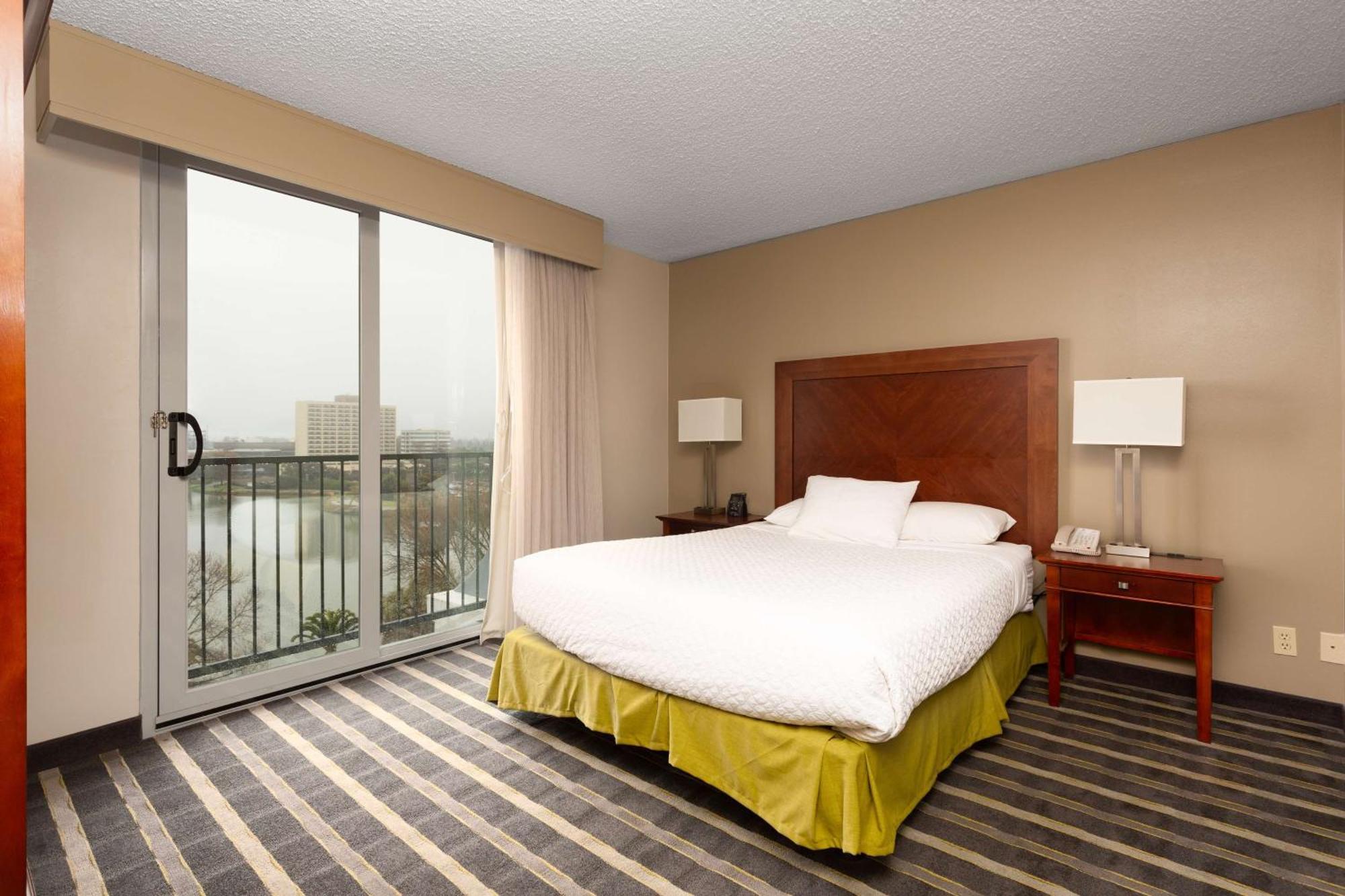 Embassy Suites San Francisco Airport - Waterfront Burlingame Exterior photo